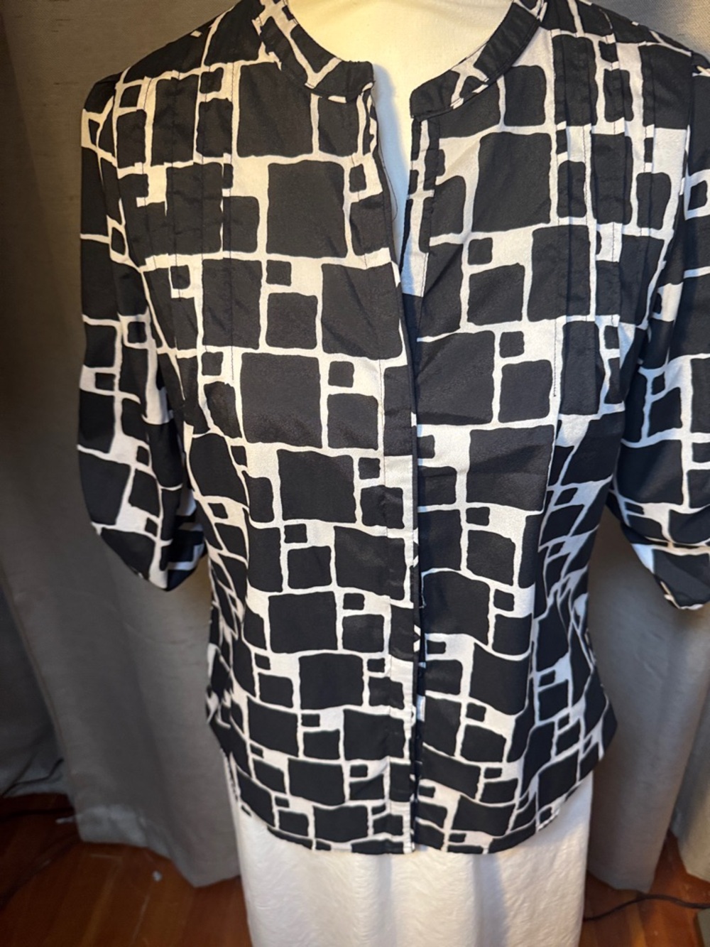 Banana Republic Black and White Geometric Print Blouse M